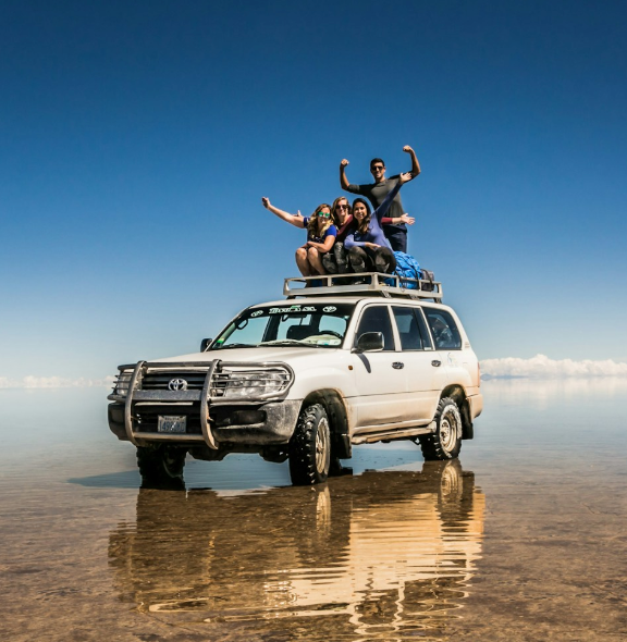 Descubre cómo hacer el tour al Salar de Uyuni desde San Pedro de Atacama. Itinerario, precios, consejos y mejores tours para una experiencia inolvidable.